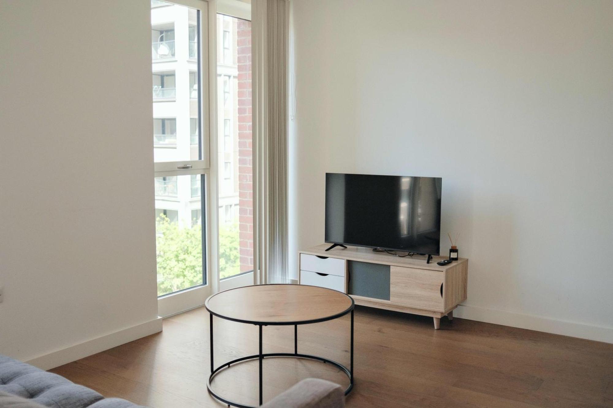 Luxury With Private Balcony In Zone 1 Apartment London
